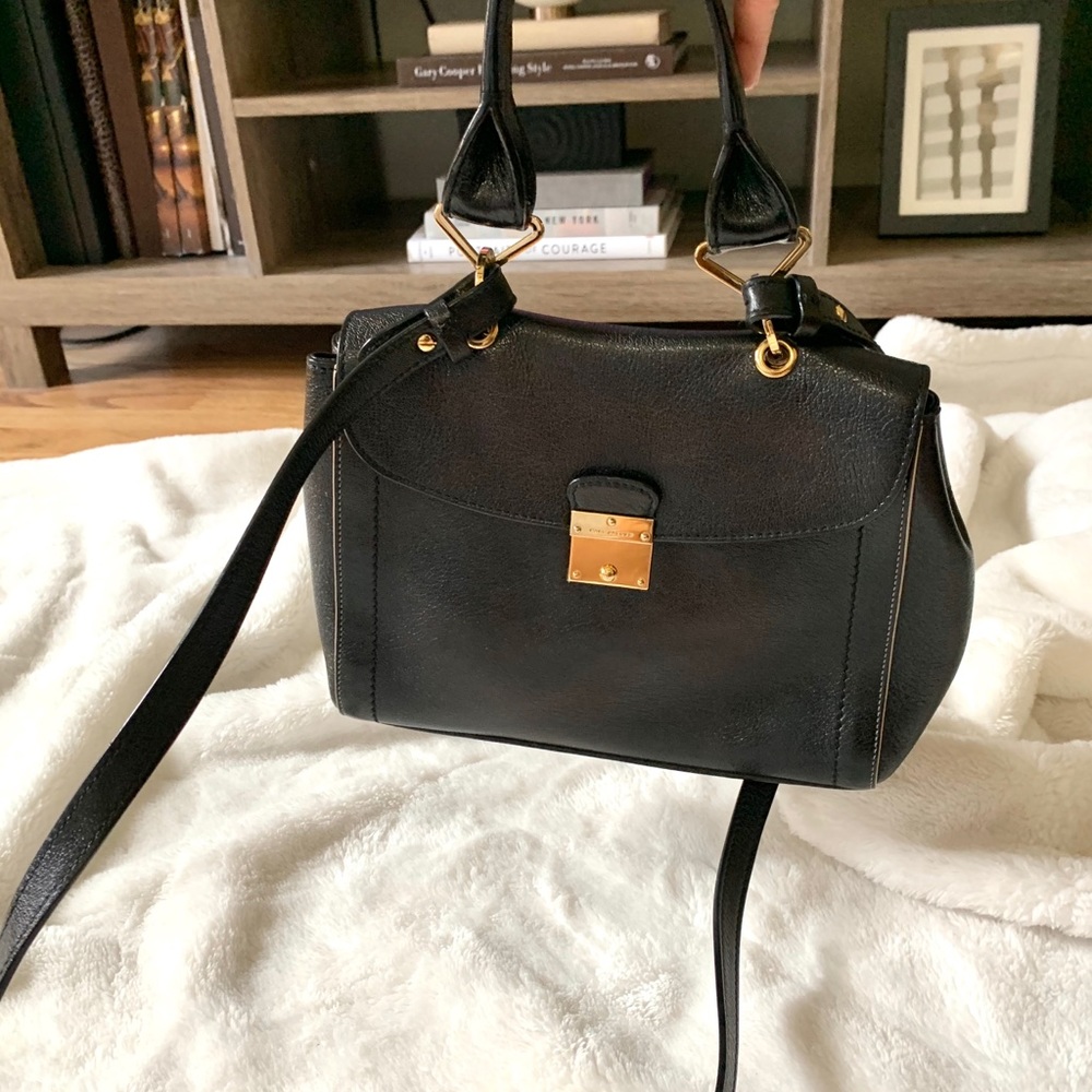 Classy Marc Jacobs purse/crossbody/tote